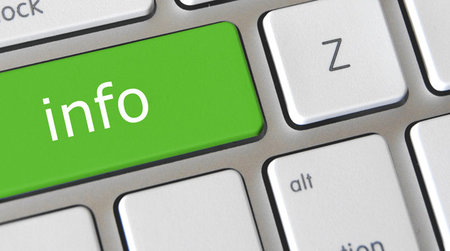 Computertastatur mit grüner Info-Taste
